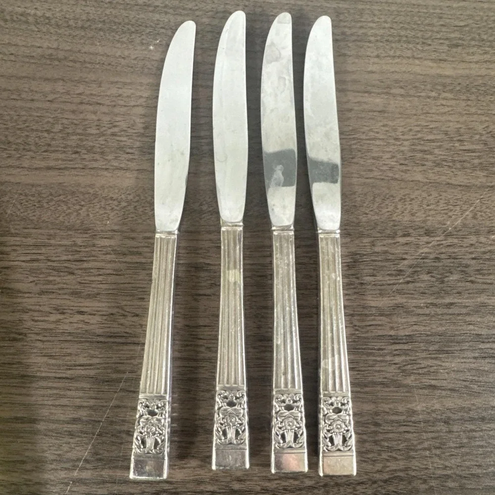 Vintage Oneida Community Silverplate Coronation Set‎ of 4 Dinner Knives 9 inch